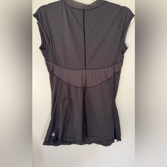 Lululemon Black Shirt Sleeve Shirt - Picture 3 of 3